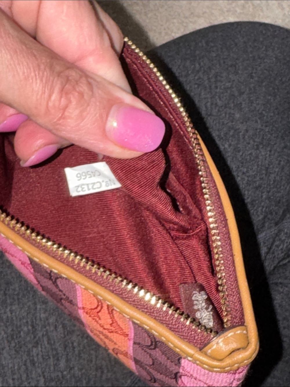 COACH Plum, Fuchsia & Orange Striped Signature Wristlet EUC - Picture 9 of 11